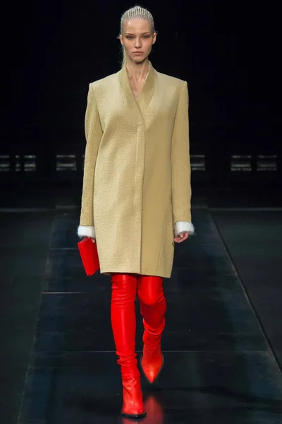 Look 1